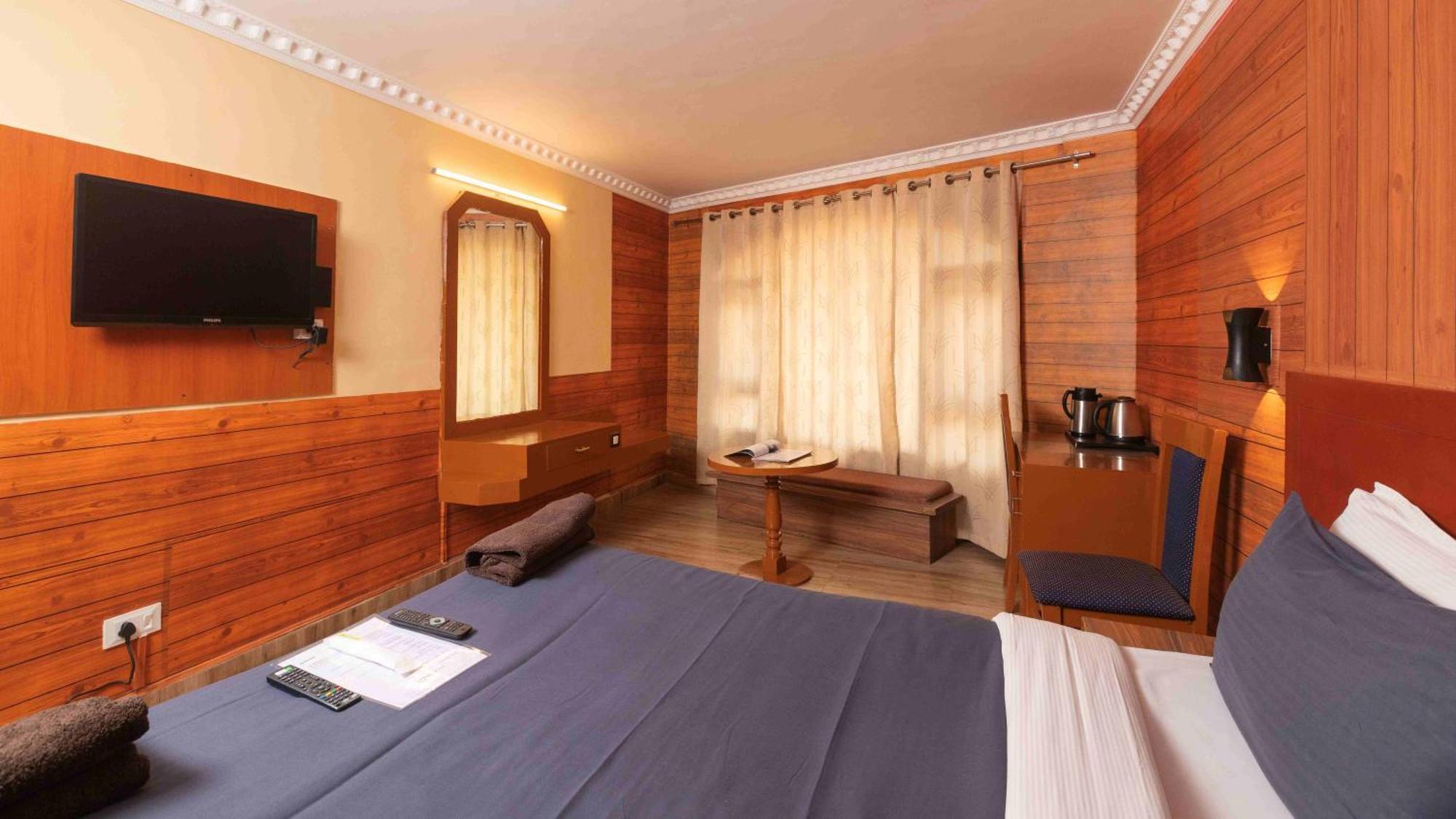 Devi Enterprises - Hotel Khems Ooty Exterior photo